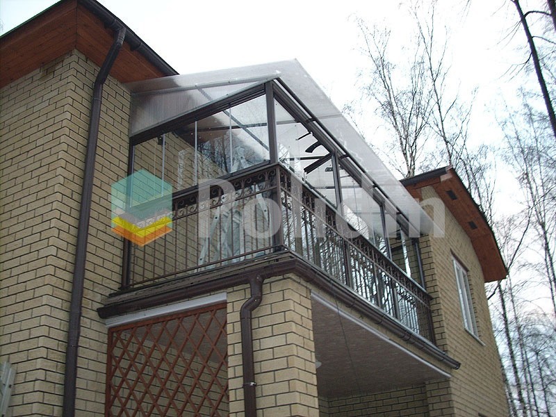 Использование поликарбоната для отделки балкона